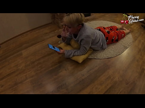 ❤️ Blondă nebună care suge o sculă uriașă și sare pe ea - Sex anal ❤️❌  at ro.com-pornzog.ru ️❤