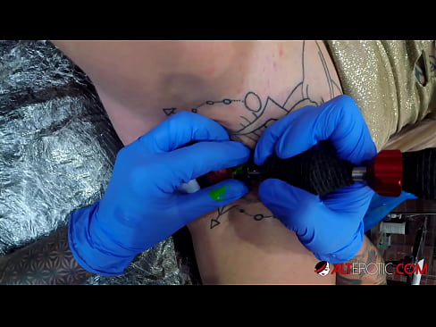 ❤️ Sully Savage, o bunăciune extrem de tatuată, și-a făcut un tatuaj pe clitorisul ei ❤️❌ at ro.com-pornzog.ru ️❤